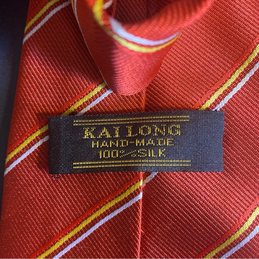 Kia Long Neck Tie Featuring MUHAS University School‎ Crest For Medicine Stripes